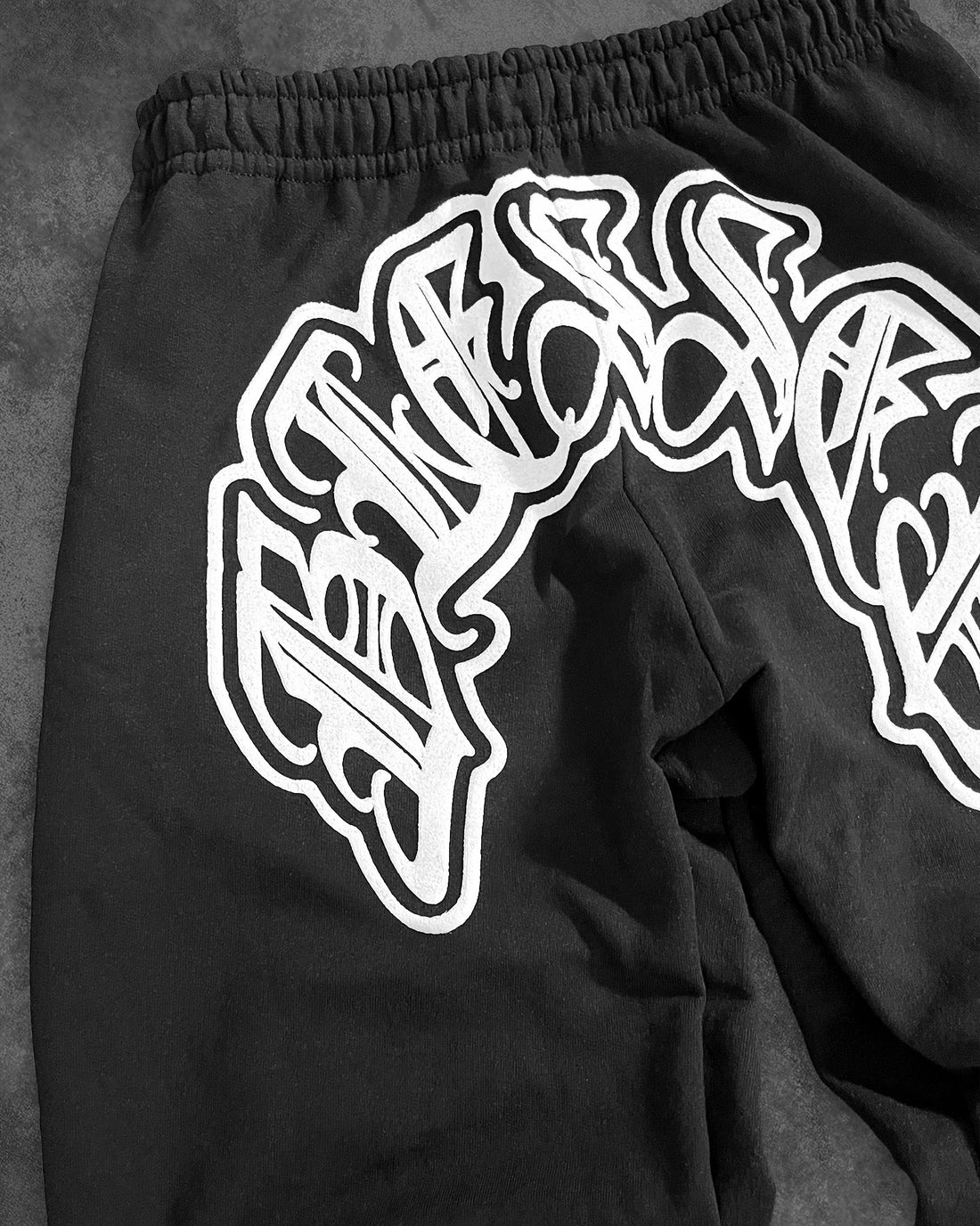 BLESSED ARCH SWEATS